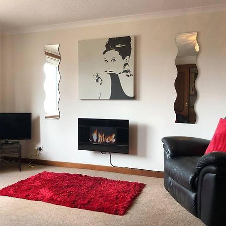 Crown Apartment City Centre Inverness Buitenkant foto