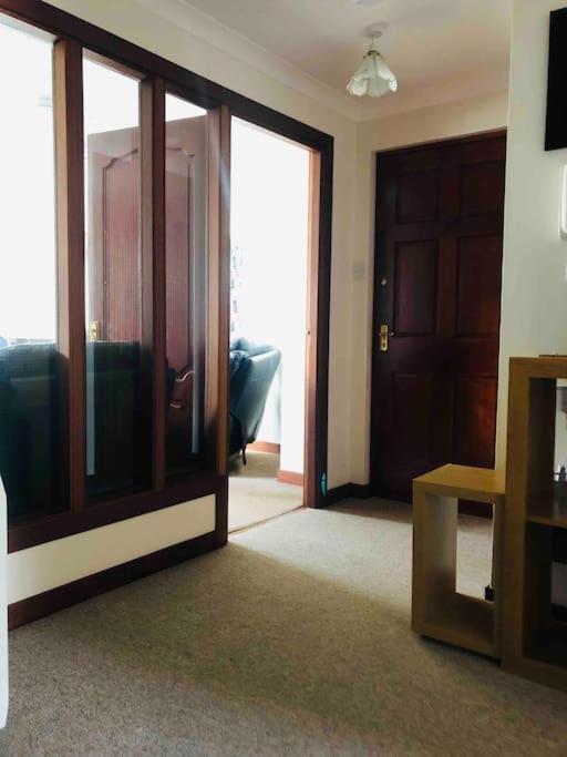 Crown Apartment City Centre Inverness Buitenkant foto